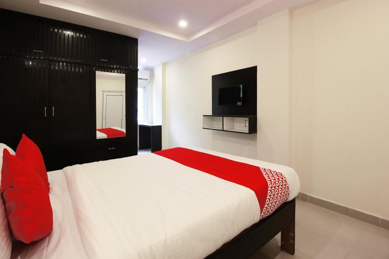 Oyo Sri Vinayaka Grand Hotell Shamshabad Exteriör bild